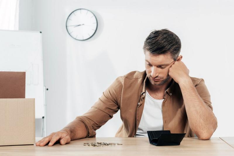 Commitment Effect: How a Resort Traps You for Decades Without You Realizing It