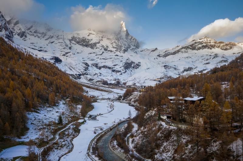 The First Timeshare in the World: How It Was Born in the French Alps in the 60s and the Dark Side Nobody Tells You About